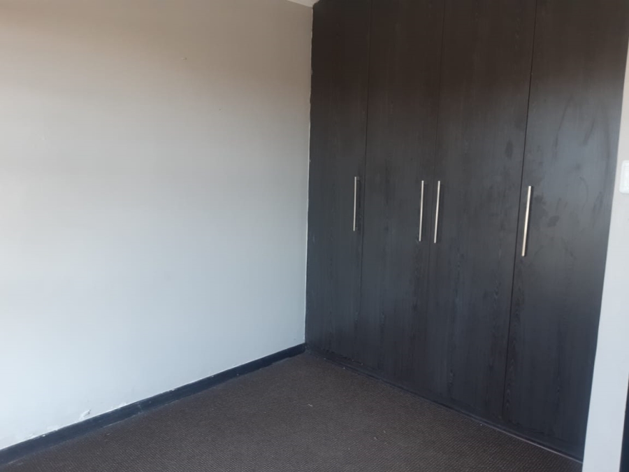 To Let 3 Bedroom Property for Rent in Hillside Free State